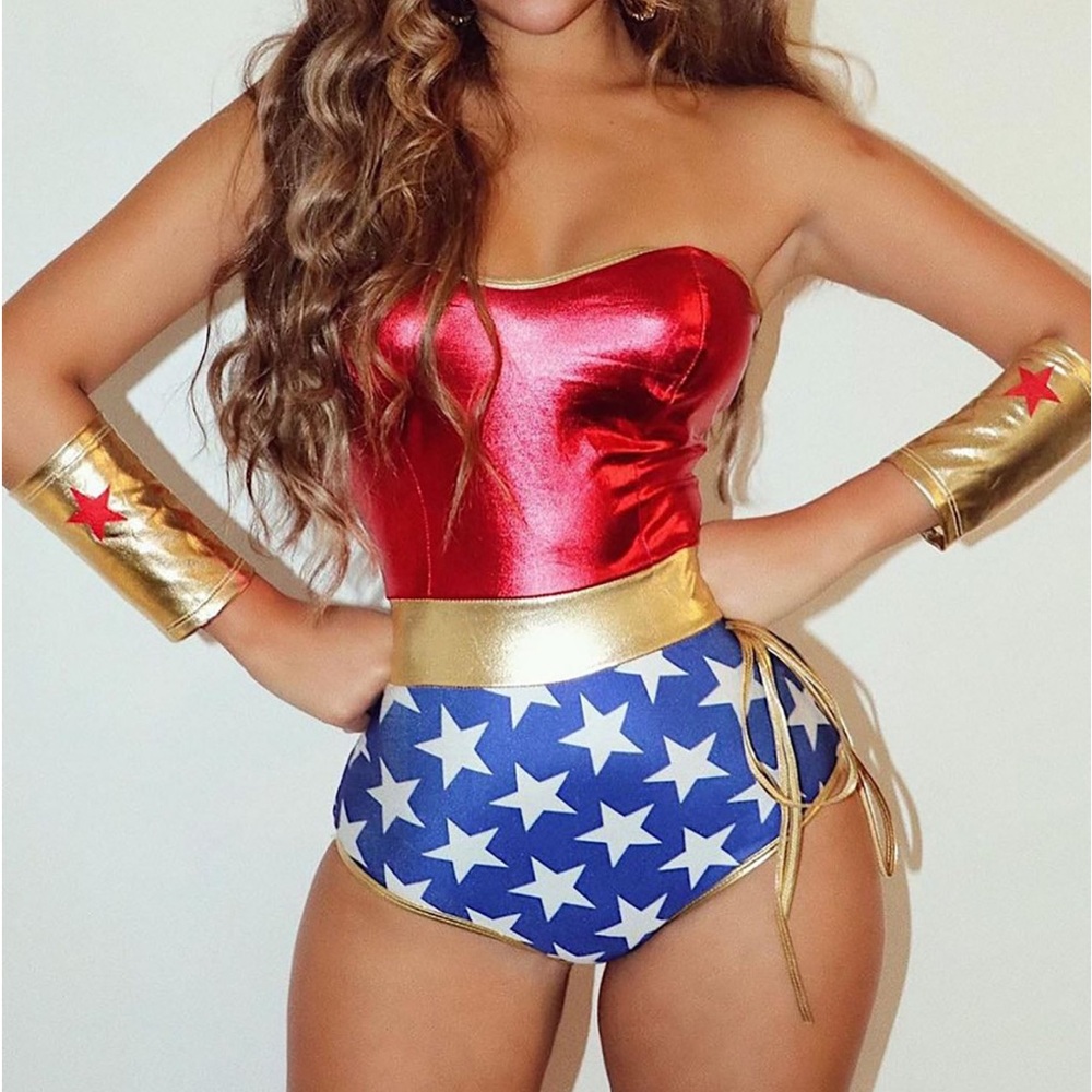 Wonder woman Fashion Nova 5 piece set brand new never used